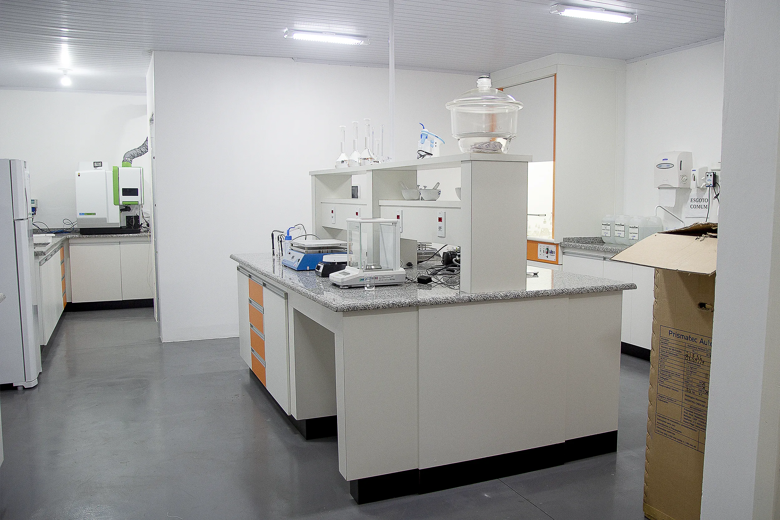 Laboratório Mondial Lab