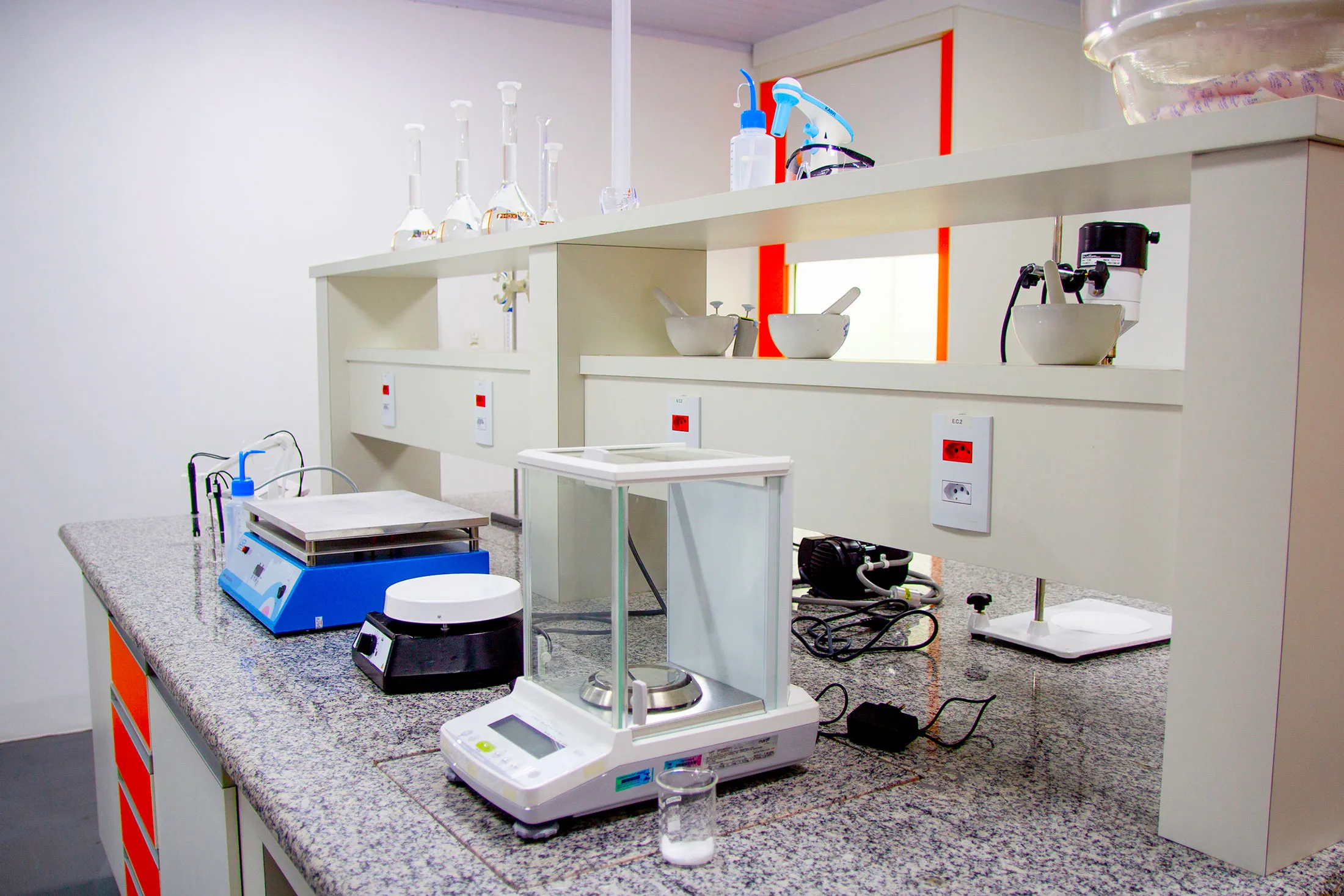 Laboratório Mondial Lab